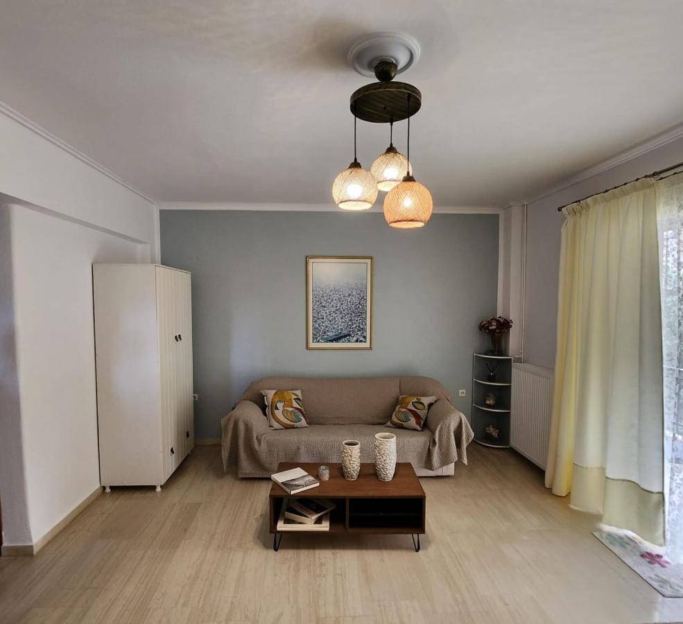 Queen Aspri Apartment 3' Min To The Beach! Антикира Экстерьер фото