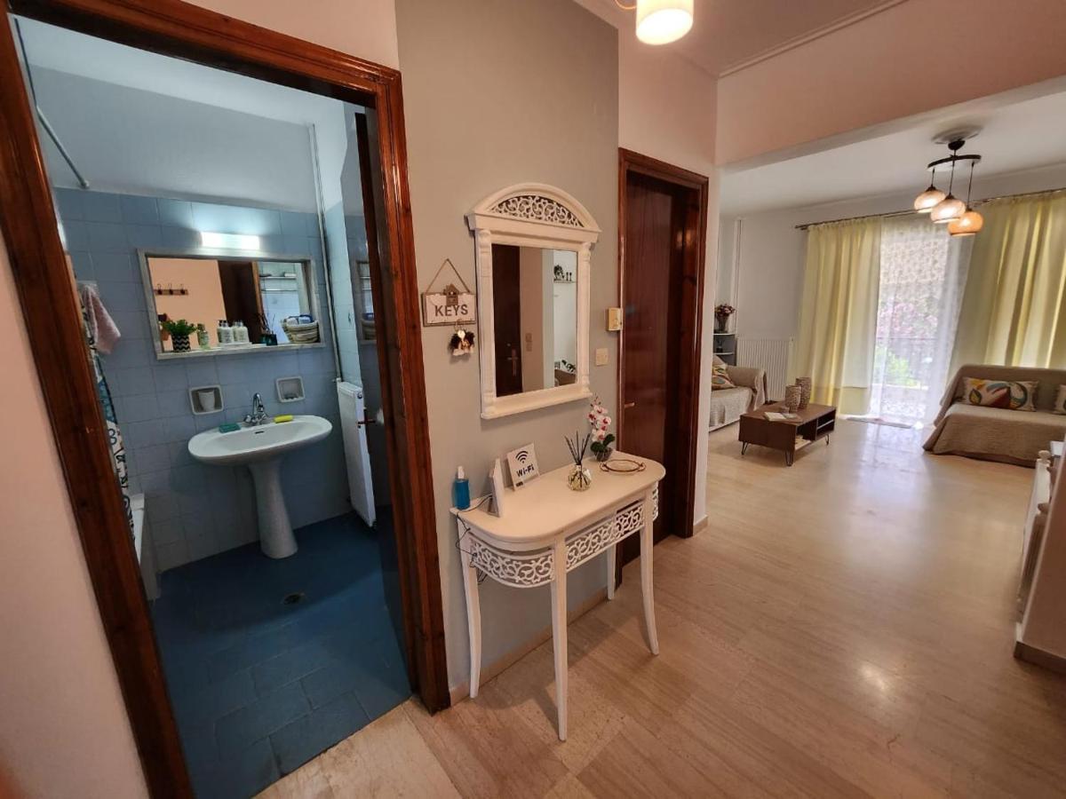 Queen Aspri Apartment 3' Min To The Beach! Антикира Экстерьер фото